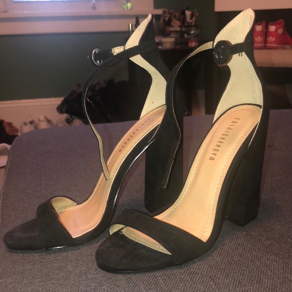 Striped heels - Picture 2 of 3